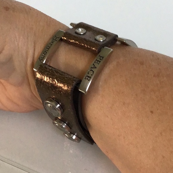 Bronze Real Leather Snap Faith Bracelet - Picture 3 of 8